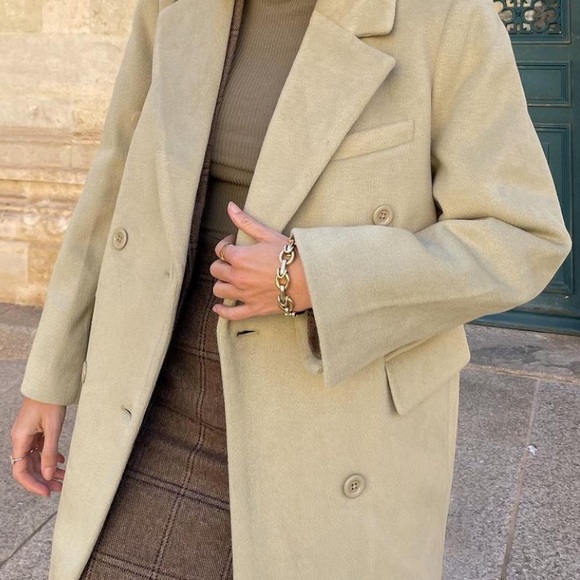 Meet your Posher, Cassie - Picture 1 of 1